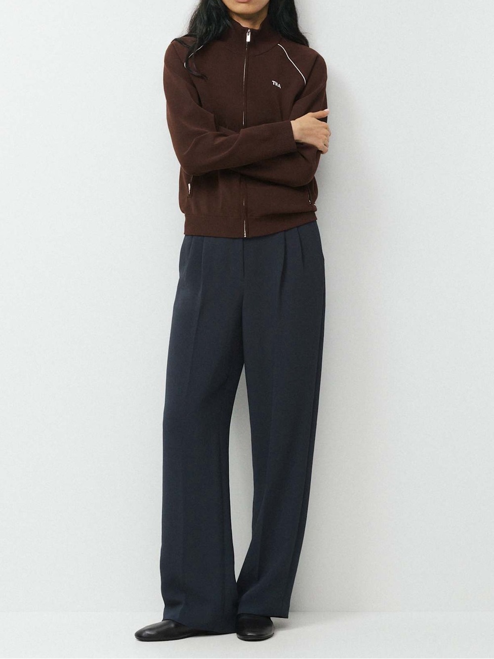 Aritzia The Effortless Pant Crepette Black Size 4 Short High Rise Tailored Wide